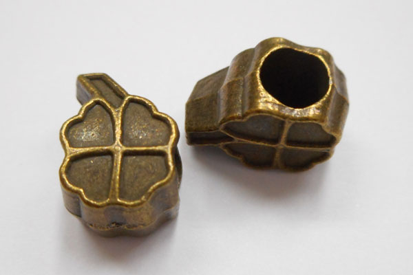 SHAREKI チャーム芯(ロンデル) 四つ葉 8.8mmx6.5mmx12.0mm 穴:4.7mm