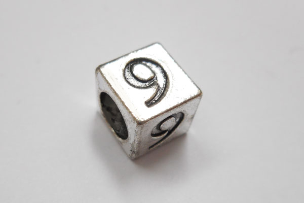 SHAREKI チャーム芯(ロンデル) 数字-9 5.0mmx15.0mm 穴:4.5mm